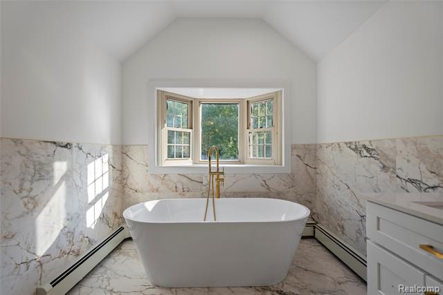 Builiding view twenty one for 2631 Lakeville, Oxford, MI. 48370