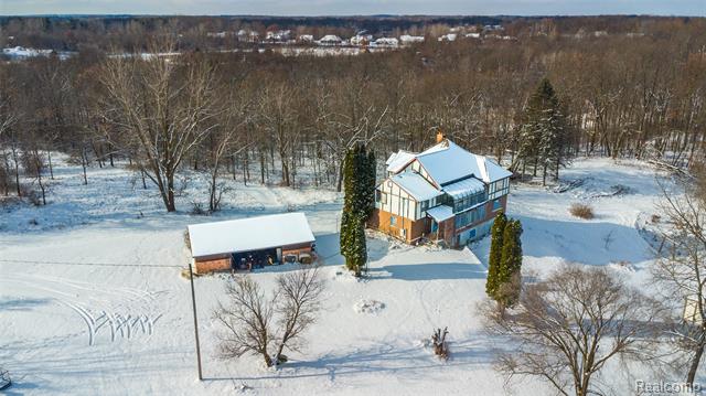 Builiding view four for 1191 Gage, Holly, MI. 48442