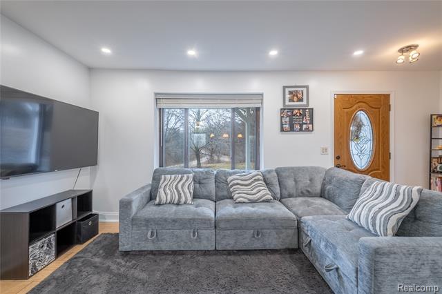 Builiding view eighteen for 2400 Hummer Lake, Ortonville, MI. 48462