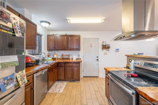 Builiding view nine for 2400 Hummer Lake, Ortonville, MI. 48462