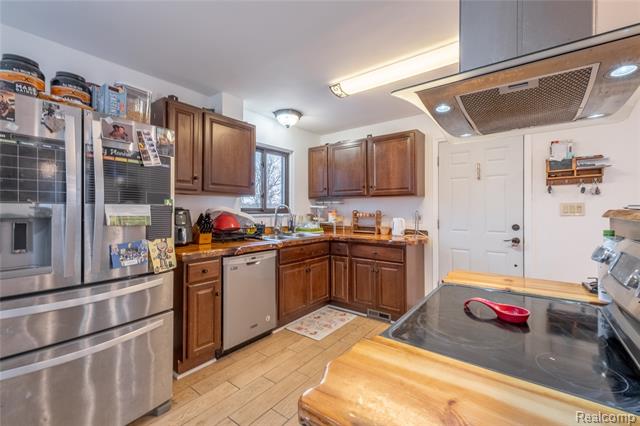 Builiding view seventeen for 2400 Hummer Lake, Ortonville, MI. 48462