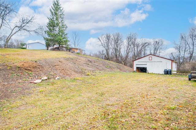 Builiding view twenty two for 2400 Hummer Lake, Ortonville, MI. 48462