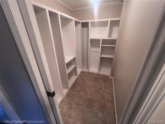 Builiding view fifteen for 904 Rowland, Leonard, MI. 48367