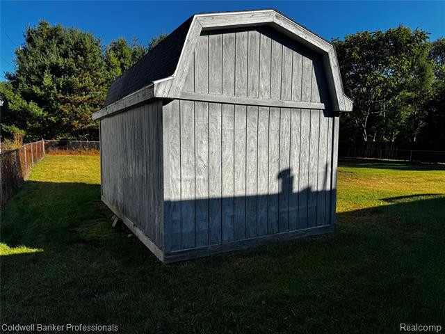 Builiding view four for 904 Rowland, Leonard, MI. 48367