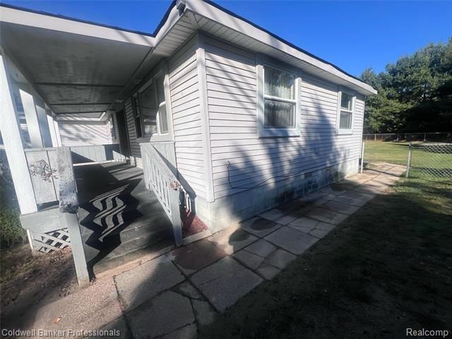 Builiding view nineteen for 904 Rowland, Leonard, MI. 48367