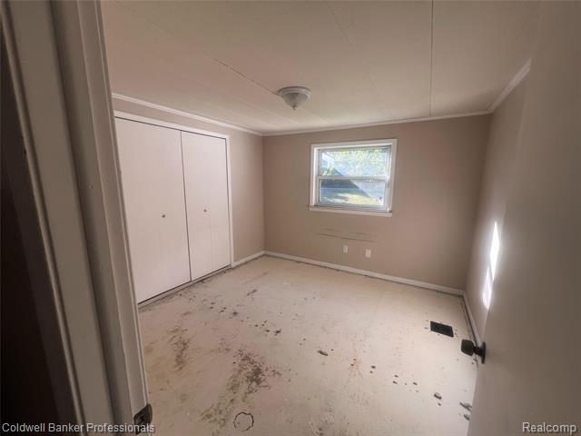 Builiding view ten for 904 Rowland, Leonard, MI. 48367