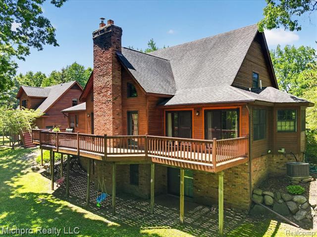 Builiding view sixty eight for 670 Green Creek, Oxford, MI. 48371