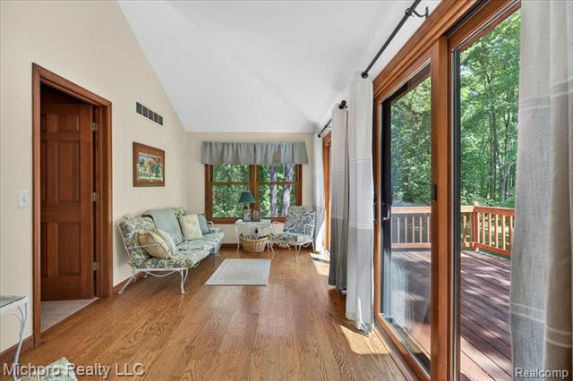 Builiding view thirty for 670 Green Creek, Oxford, MI. 48371