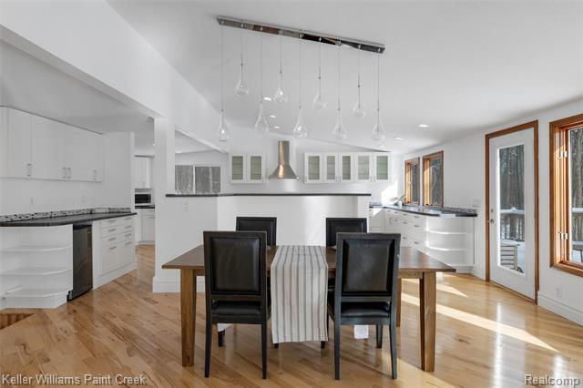 Builiding view eight for 2390 Noble, Oxford, MI. 48370