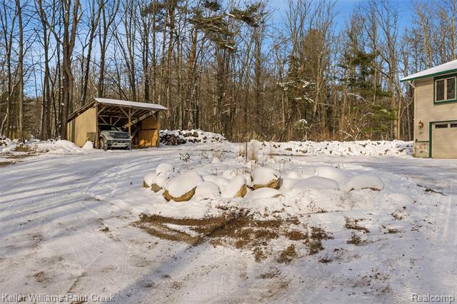 Builiding view fifty three for 2390 Noble, Oxford, MI. 48370