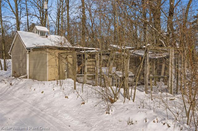 Builiding view fifty two for 2390 Noble, Oxford, MI. 48370