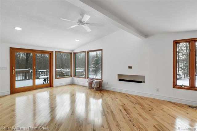 Builiding view five for 2390 Noble, Oxford, MI. 48370