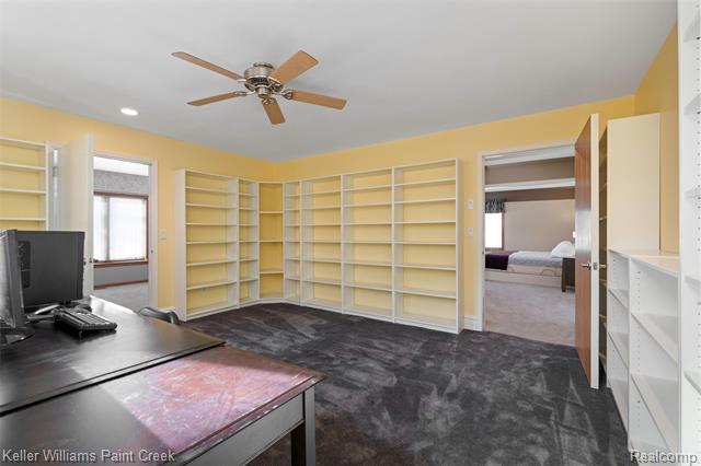 Builiding view nineteen for 2390 Noble, Oxford, MI. 48370