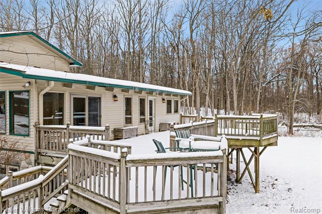 Builiding view sixty for 2390 Noble, Oxford, MI. 48370