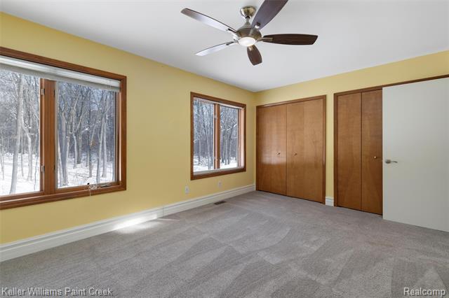 Builiding view thirty one for 2390 Noble, Oxford, MI. 48370