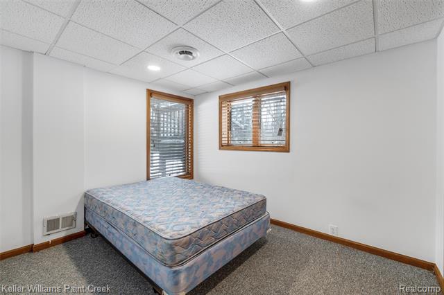 Builiding view thirty seven for 2390 Noble, Oxford, MI. 48370