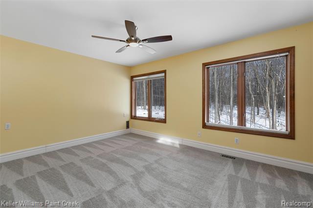 Builiding view thirty for 2390 Noble, Oxford, MI. 48370