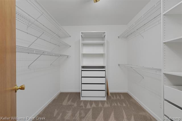 Builiding view twenty one for 2390 Noble, Oxford, MI. 48370