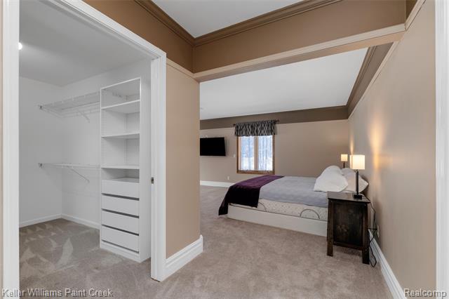 Builiding view twenty for 2390 Noble, Oxford, MI. 48370