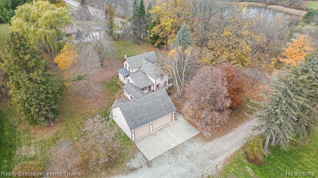 Builiding view five for 550 E Leonard, Leonard, MI. 48367