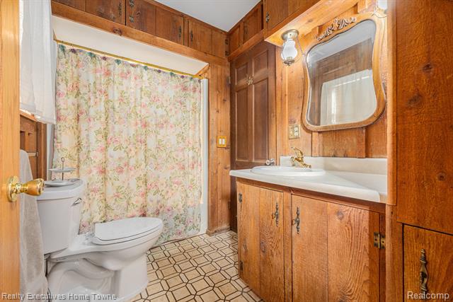 Builiding view sixteen for 550 E Leonard, Leonard, MI. 48367