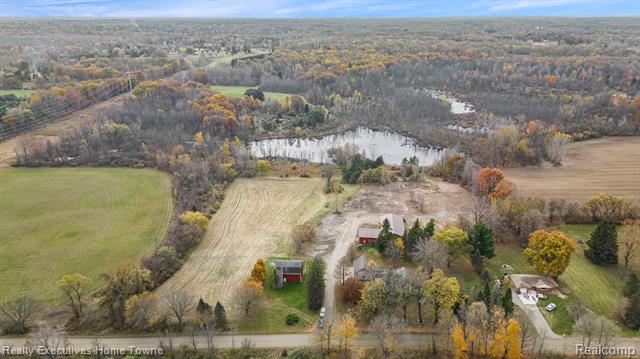 Builiding view thirty one for 550 E Leonard, Leonard, MI. 48367