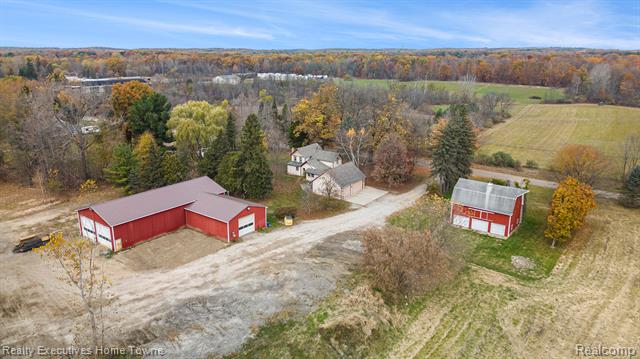 Builiding view thirty three for 550 E Leonard, Leonard, MI. 48367