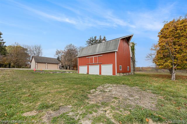 Builiding view thirty for 550 E Leonard, Leonard, MI. 48367