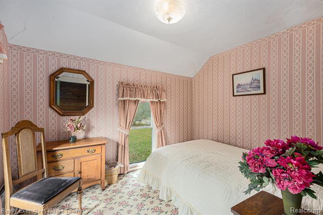 Builiding view twenty for 550 E Leonard, Leonard, MI. 48367