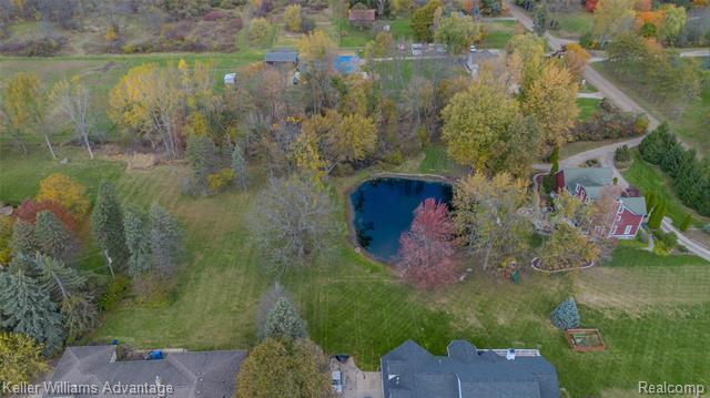 Builiding view eighty three for 21255 Chubb, Northville, MI. 48167