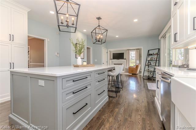 Builiding view nineteen for 21255 Chubb, Northville, MI. 48167