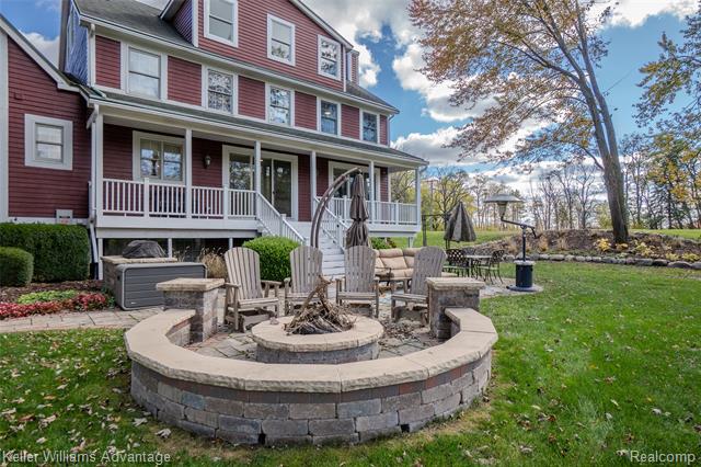 Builiding view seventy six for 21255 Chubb, Northville, MI. 48167