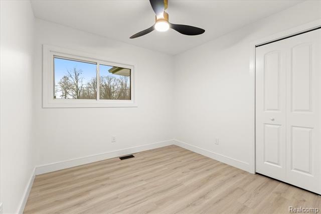 Builiding view eighteen for 3643 Noble, Oxford, MI. 48370