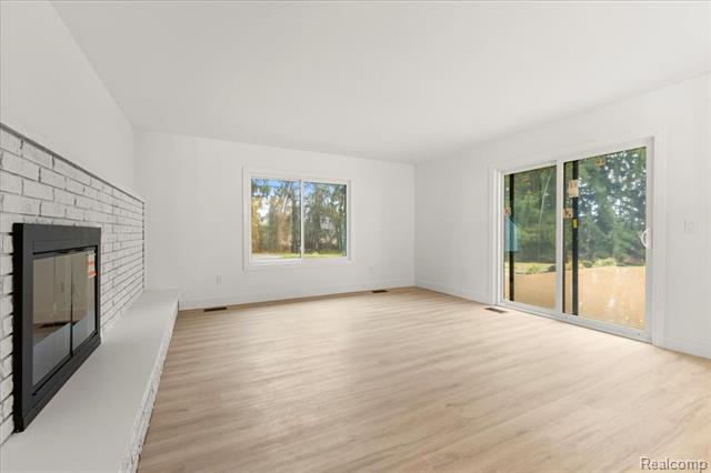 Builiding view fifteen for 3643 Noble, Oxford, MI. 48370