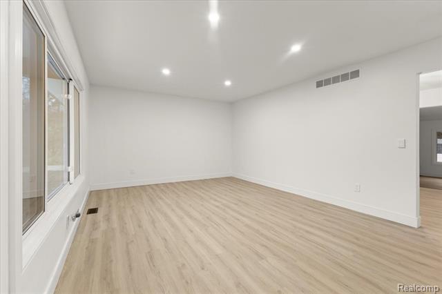 Builiding view five for 3643 Noble, Oxford, MI. 48370