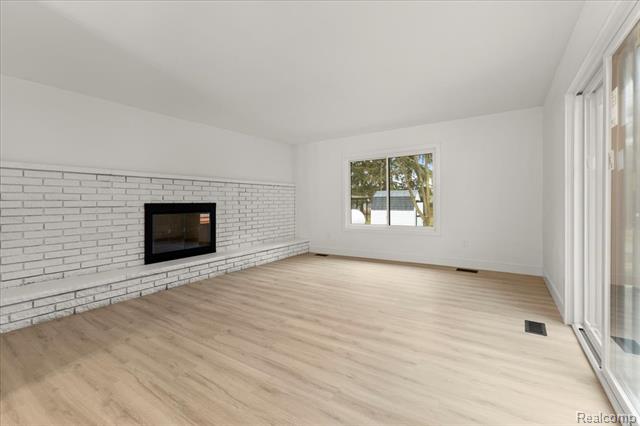 Builiding view fourteen for 3643 Noble, Oxford, MI. 48370