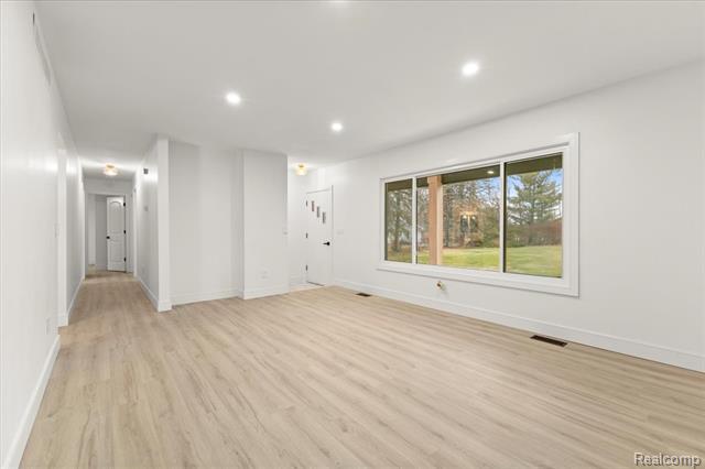 Builiding view six for 3643 Noble, Oxford, MI. 48370