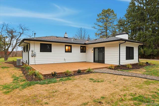 Builiding view thirty one for 3643 Noble, Oxford, MI. 48370