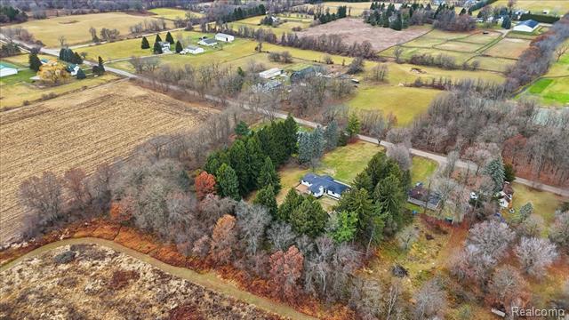 Builiding view thirty seven for 3643 Noble, Oxford, MI. 48370