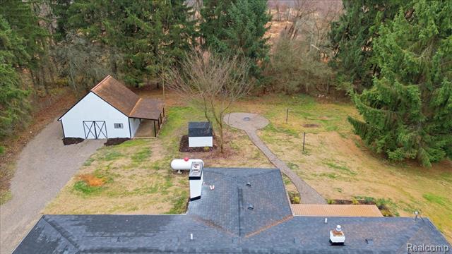 Builiding view thirty three for 3643 Noble, Oxford, MI. 48370