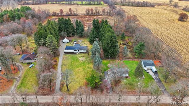 Builiding view three for 3643 Noble, Oxford, MI. 48370