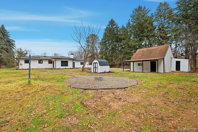 Builiding view two for 3643 Noble, Oxford, MI. 48370