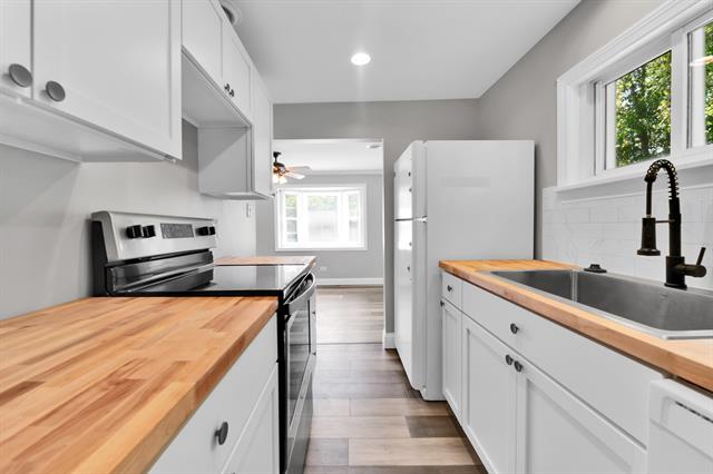 Builiding view eleven for 4195 Forest, Leonard, MI. 48367