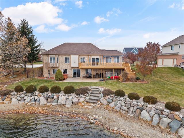 Builiding view one for 791 W Bay Shore, Oxford, MI. 48371