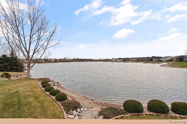 Builiding view seventeen for 791 W Bay Shore, Oxford, MI. 48371