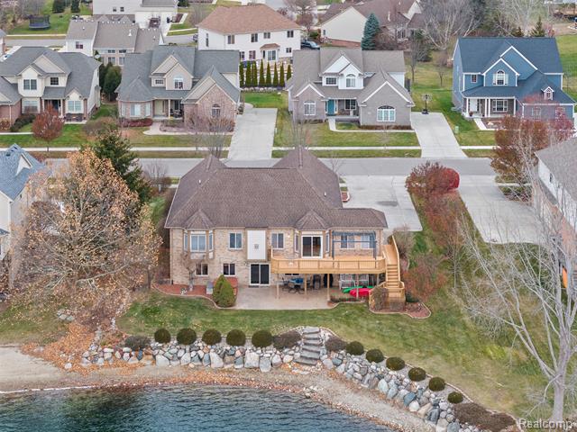 Builiding view thirty four for 791 W Bay Shore, Oxford, MI. 48371