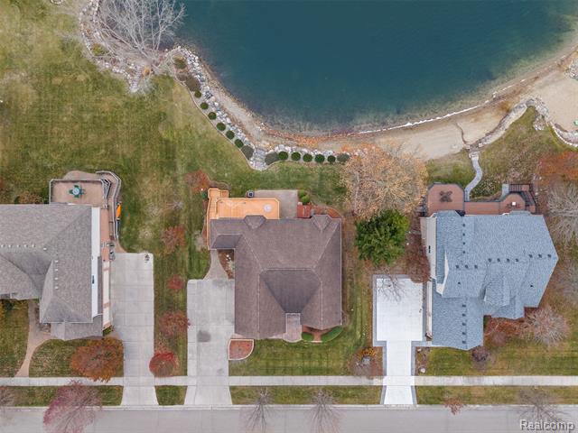 Builiding view thirty three for 791 W Bay Shore, Oxford, MI. 48371