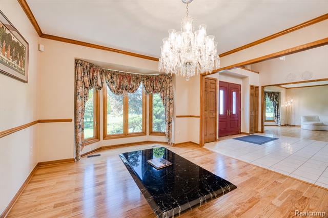 Builiding view eight for 29342 Strathmore, Farmington, MI. 48331