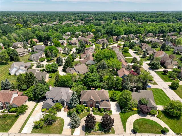 Builiding view fifty four for 29342 Strathmore, Farmington, MI. 48331
