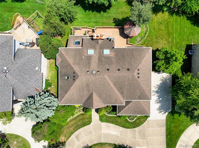 Builiding view fifty six for 29342 Strathmore, Farmington, MI. 48331